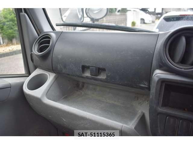 Toyota TOYOACE 2017-11 7330690-15