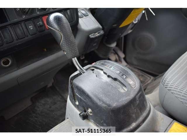 Toyota TOYOACE 2017-11 7330690-1