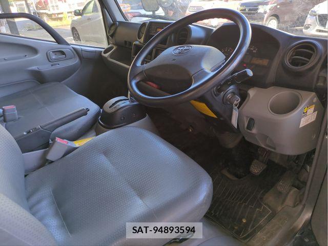 Toyota TOYOACE 2019-03 7330692-24