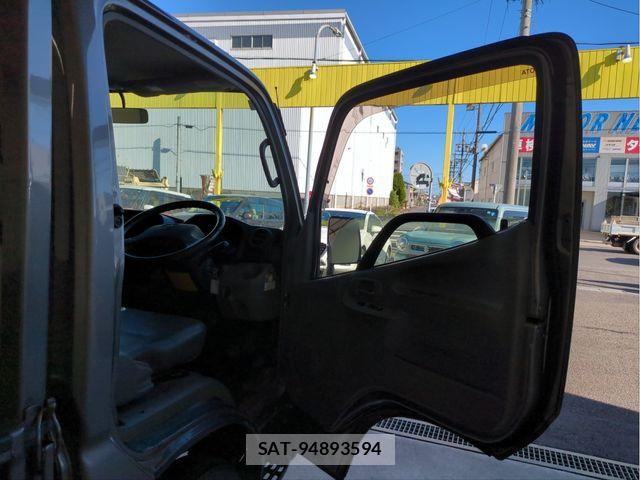 Toyota TOYOACE 2019-03 7330692-27