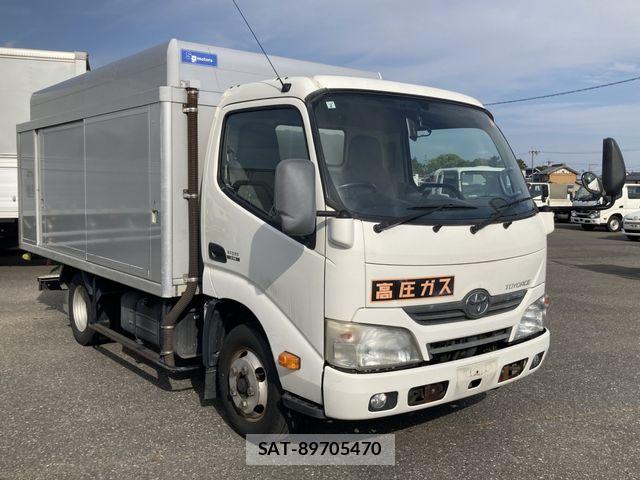 Toyota TOYOACE 2013-02 7360189-0