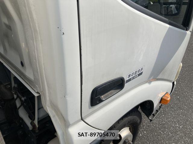 Toyota TOYOACE 2013-02 7360189-9