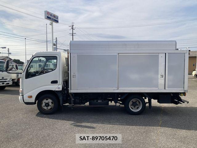 Toyota TOYOACE 2013-02 7360189-22