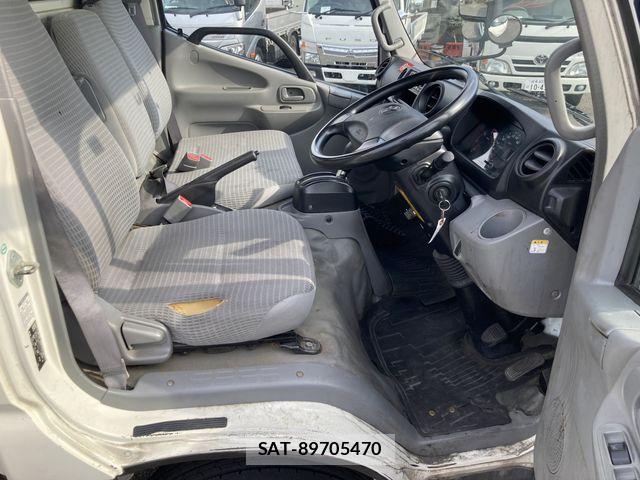 Toyota TOYOACE 2013-02 7360189-2