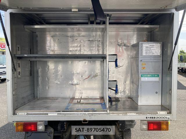 Toyota TOYOACE 2013-02 7360189-5