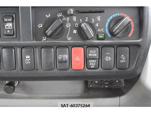 Toyota TOYOACE 2019-04 7360185-18