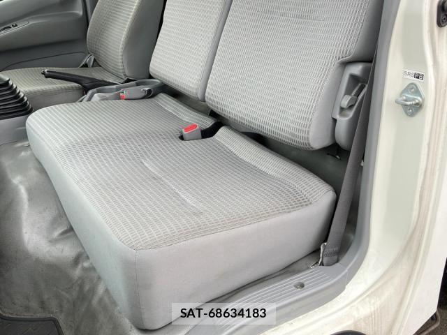 Toyota TOYOACE 2015-03 7360186-17