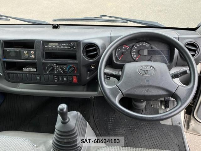 Toyota TOYOACE 2015-03 7360186-18