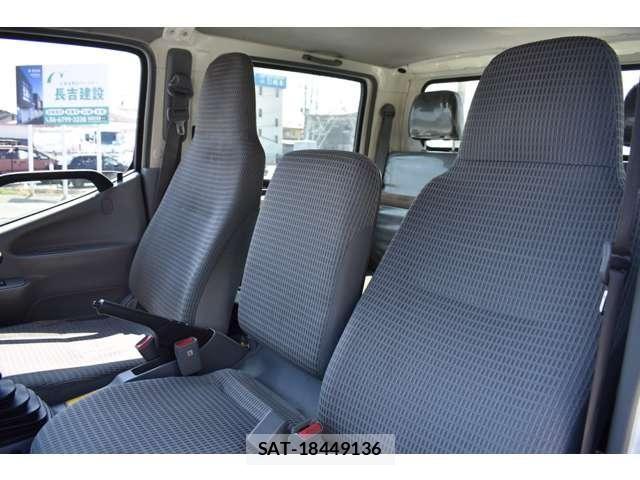 Toyota TOYOACE 2018-04 7458442-6