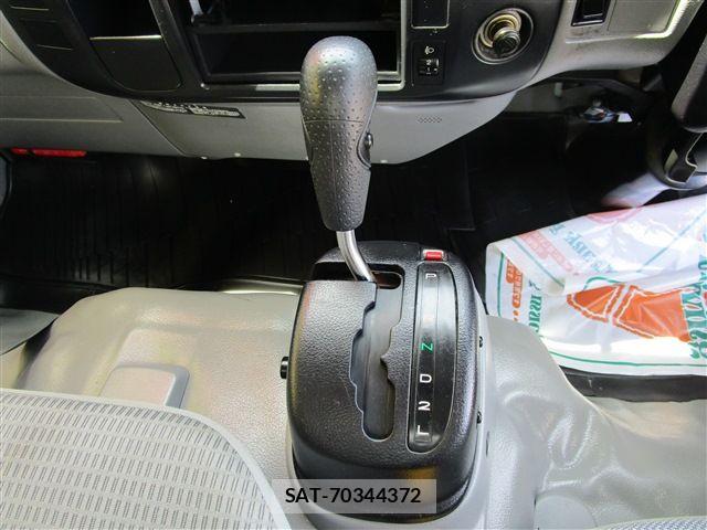 Toyota TOYOACE 2016-06 7620831-11