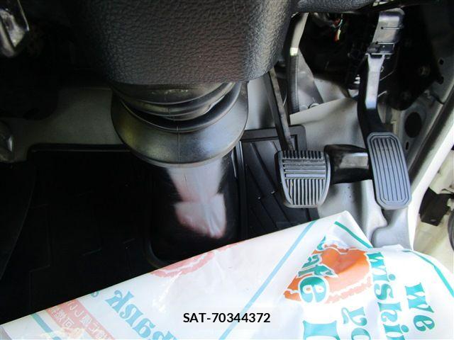 Toyota TOYOACE 2016-06 7620831-12
