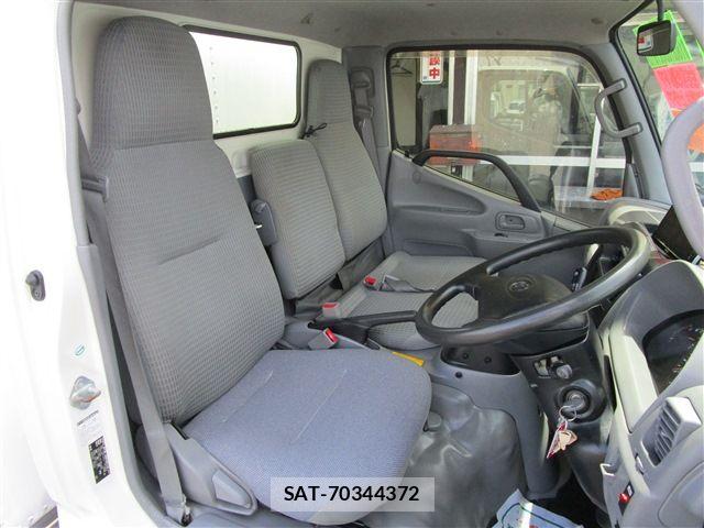 Toyota TOYOACE 2016-06 7620831-13