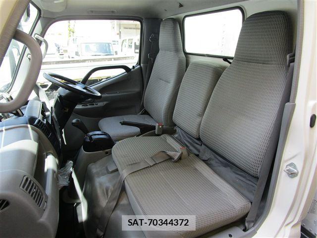 Toyota TOYOACE 2016-06 7620831-14