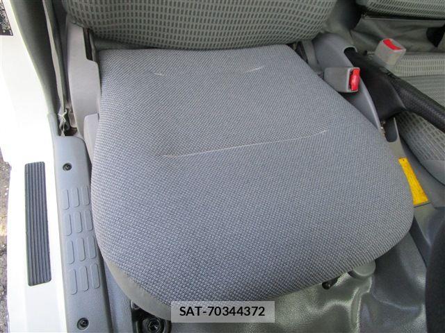 Toyota TOYOACE 2016-06 7620831-15