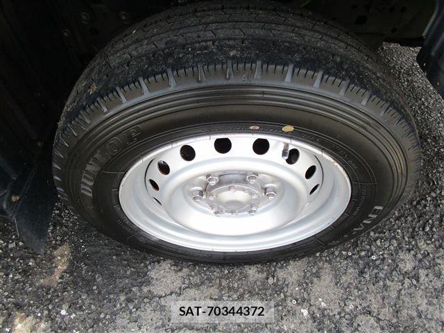 Toyota TOYOACE 2016-06 7620831-19