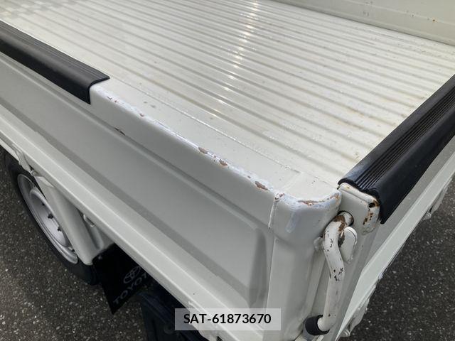 Toyota TOYOACE 2012-08 7729908-17