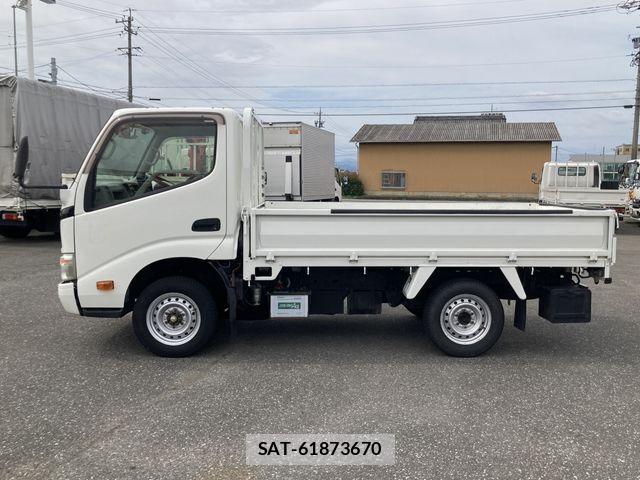Toyota TOYOACE 2012-08 7729908-21