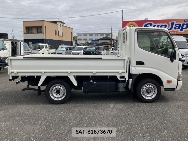 Toyota TOYOACE 2012-08 7729908-22