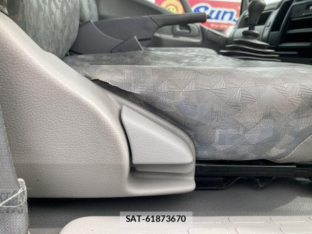 Toyota TOYOACE 2012-08 7729908-6