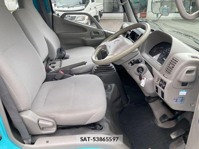 Toyota TOYOACE 2011-03 7729918-5