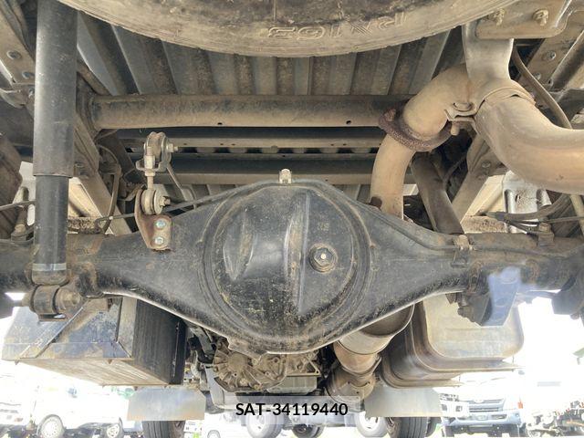 Toyota TOYOACE 2015-01 7789888-19