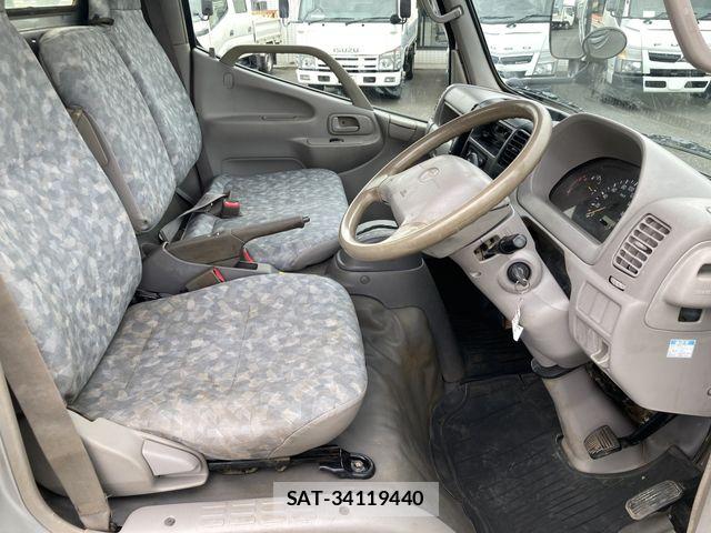 Toyota TOYOACE 2015-01 7789888-5