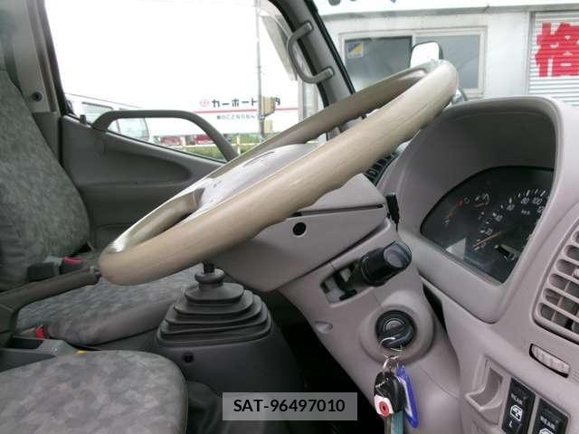 Toyota TOYOACE 2014-04 7789898-12