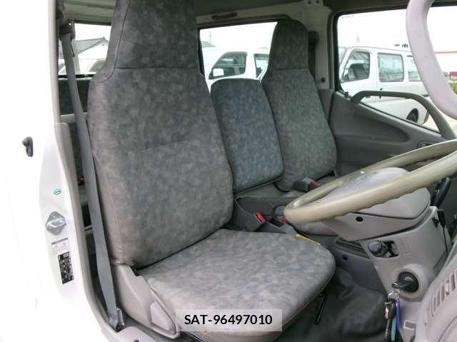 Toyota TOYOACE 2014-04 7789898-13