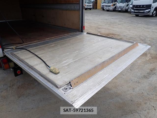 Toyota TOYOACE 2015-03 7903528-11