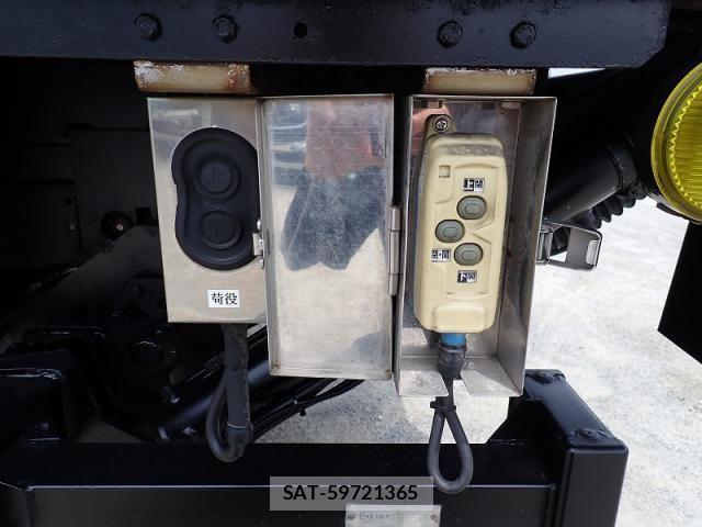 Toyota TOYOACE 2015-03 7903528-12