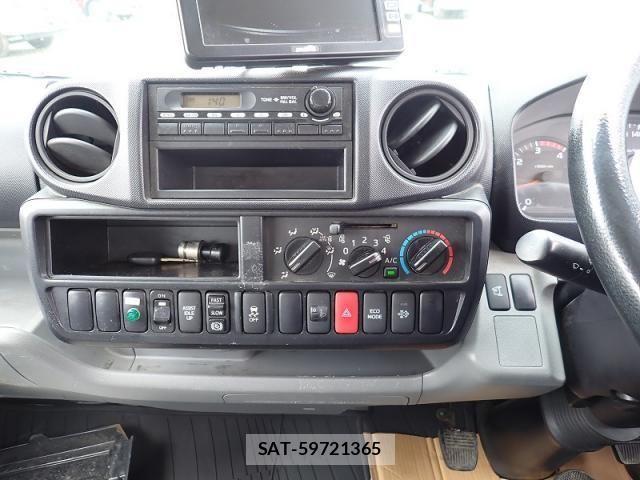 Toyota TOYOACE 2015-03 7903528-17