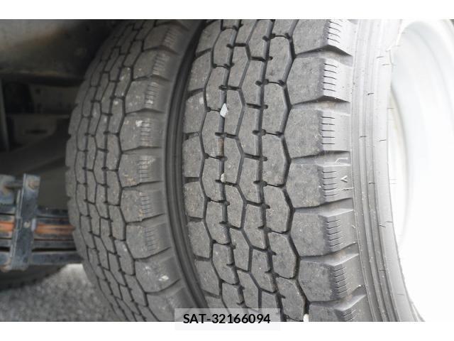 Toyota TOYOACE 2013-02 7964149-10
