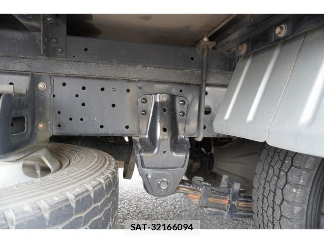 Toyota TOYOACE 2013-02 7964149-11
