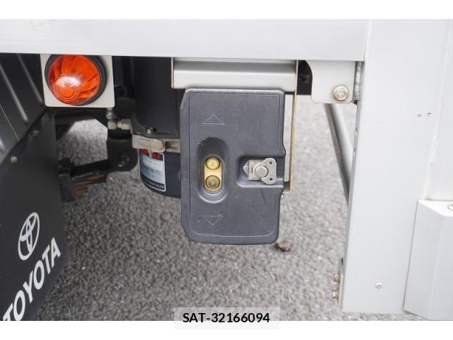Toyota TOYOACE 2013-02 7964149-27