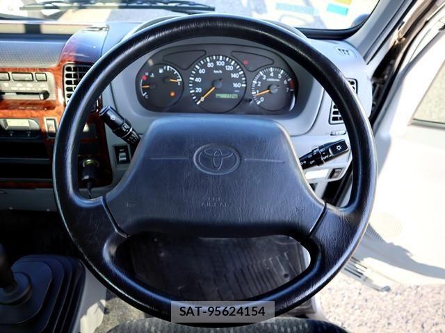 Toyota TOYOACE 2015-05 7964151-3