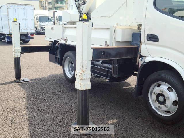 Toyota TOYOACE 2016-10 7964139-15