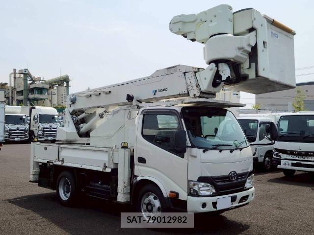 Toyota TOYOACE 2016-10 7964139-2
