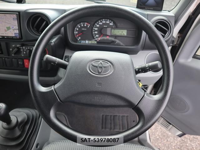 Toyota TOYOACE 2017-06 7964148-3