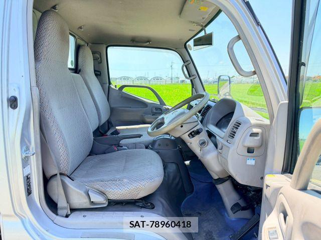 Toyota TOYOACE 2005-06 7981358-15