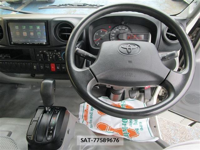 Toyota TOYOACE 2016-04 7981357-9