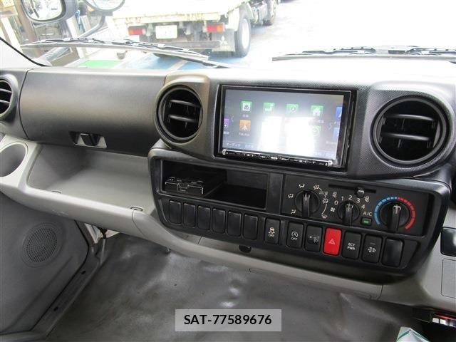 Toyota TOYOACE 2016-04 7981357-10