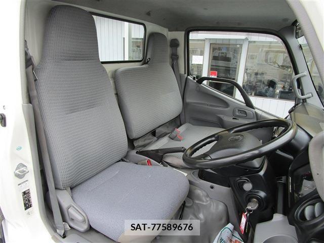 Toyota TOYOACE 2016-04 7981357-13