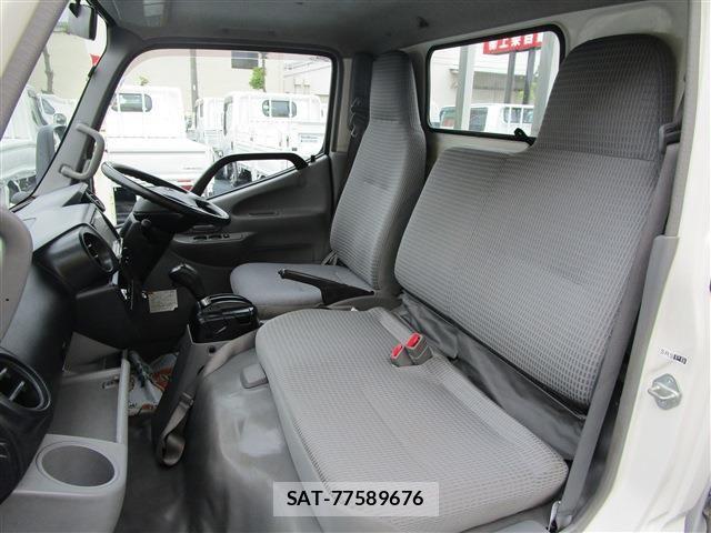 Toyota TOYOACE 2016-04 7981357-14