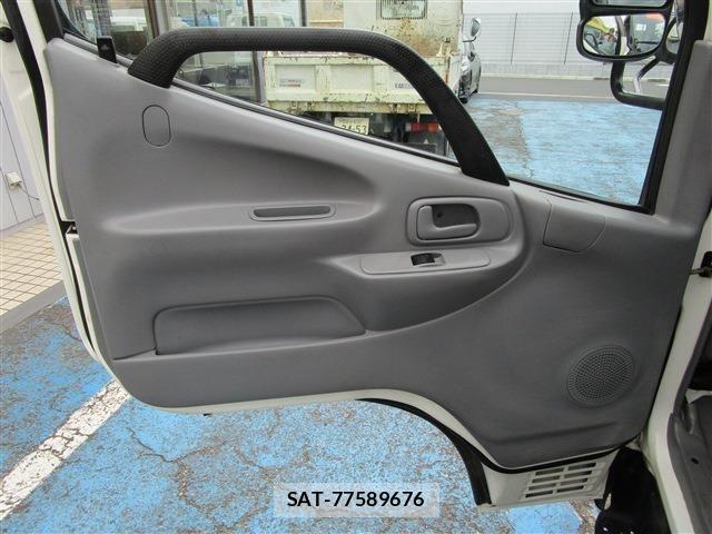Toyota TOYOACE 2016-04 7981357-21