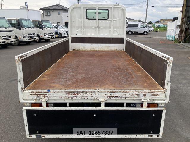 Toyota TOYOACE 2013-05 8075946-9