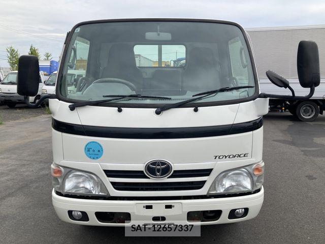 Toyota TOYOACE 2013-05 8075946-18