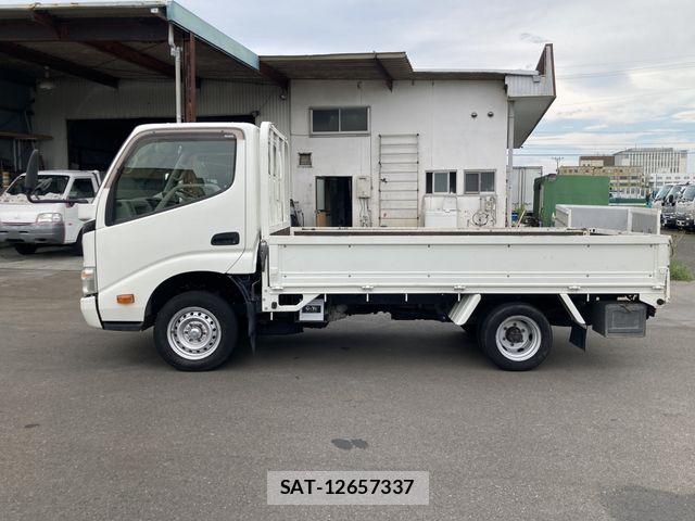 Toyota TOYOACE 2013-05 8075946-19