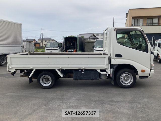 Toyota TOYOACE 2013-05 8075946-21