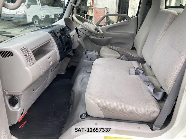 Toyota TOYOACE 2013-05 8075946-6