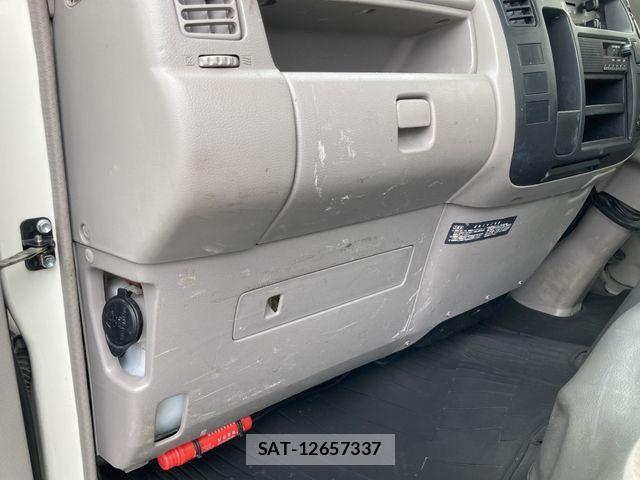 Toyota TOYOACE 2013-05 8075946-7